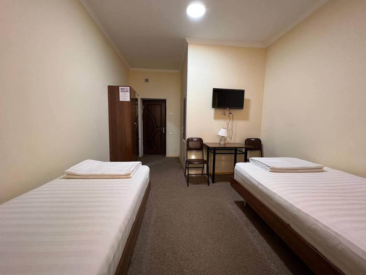 Orom Hotel Fergana Eksteriør bilde