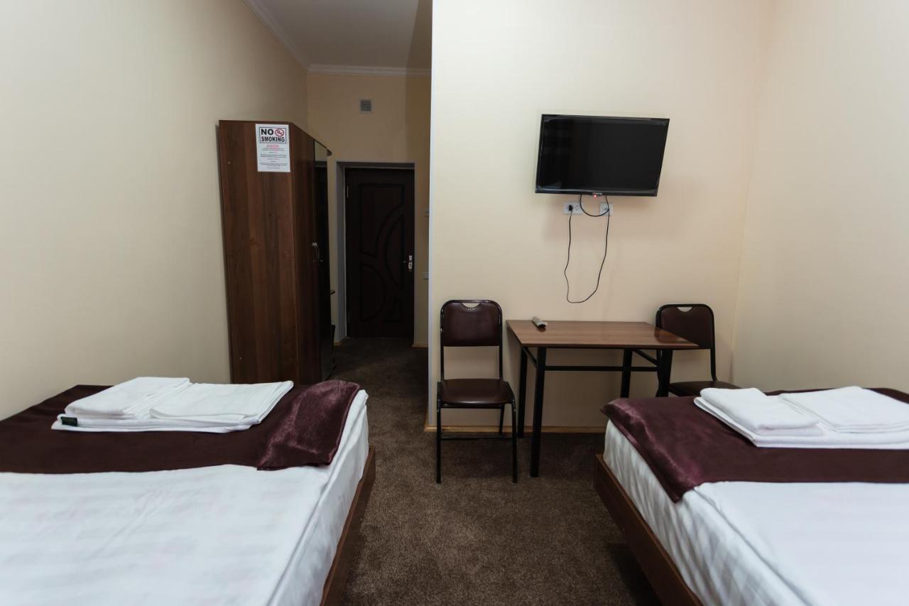 Orom Hotel Fergana Eksteriør bilde